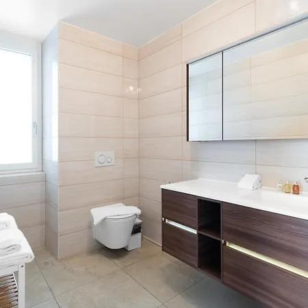 Four Bedroom Penthouse By Swiss * Montreux
