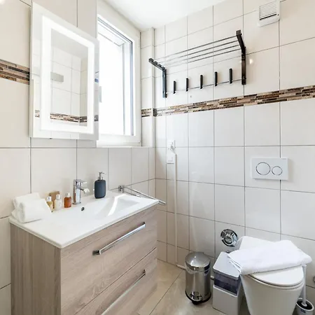 Four Bedroom Penthouse By Swiss Apartamento *