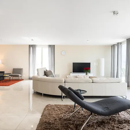 Four Bedroom Penthouse By Swiss * Montreux