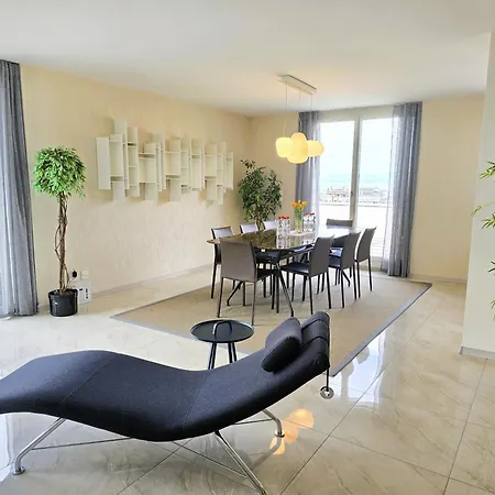 Four Bedroom Penthouse By Swiss * Montreux