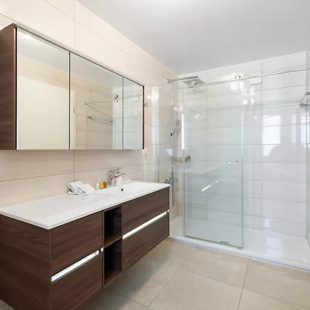 Four Bedroom Penthouse By Swiss *